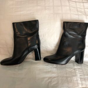 New in box! Tory Burch Devon stacked heel booties